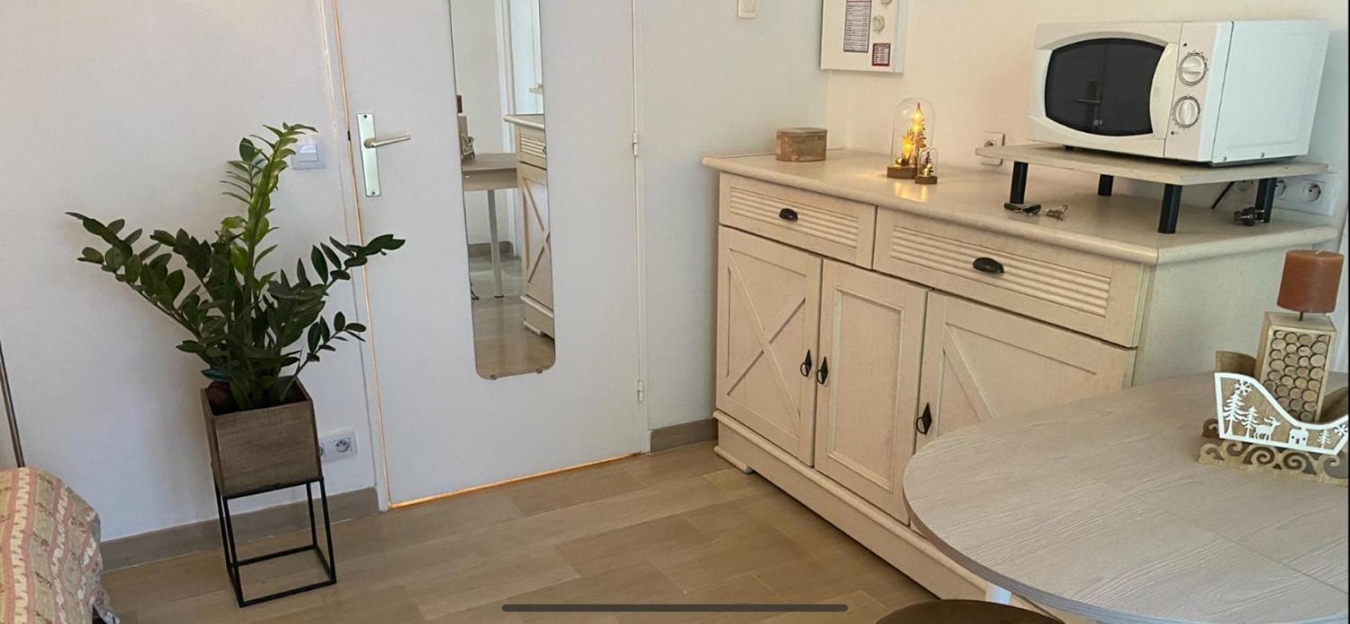 Apartment Renove En Rez De Jardin Climatise
